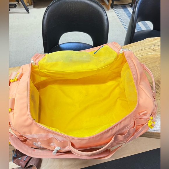 Baboon to the Moon Go-Bag Small (40L) - Picture 8 of 10